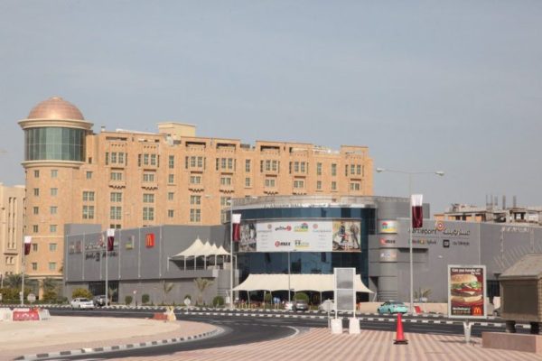 الأصمخ مول الدوحة – (الموقع + مواعيد العمل +الخدمات)