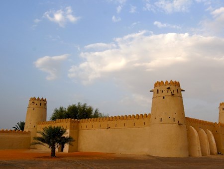 موقع منتزه القلعة ابوظبي