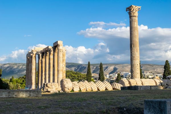 معبد زيوس الأولمبي اثينا – (الموقع + مواعيد العمل +الخدمات)