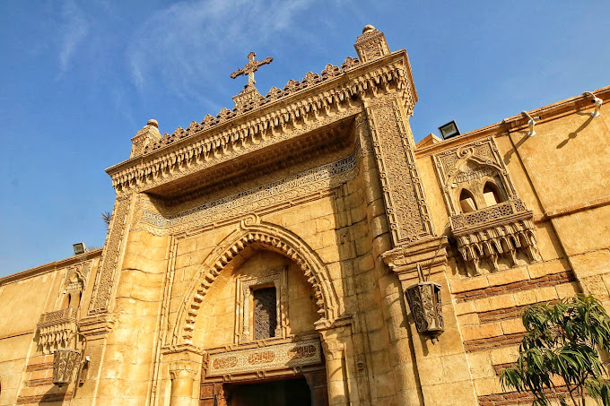 الكنيسة المعلقة القاهرة