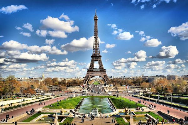 حديقة شامب دي مارس في باريس : متنزة رائع وخلاب